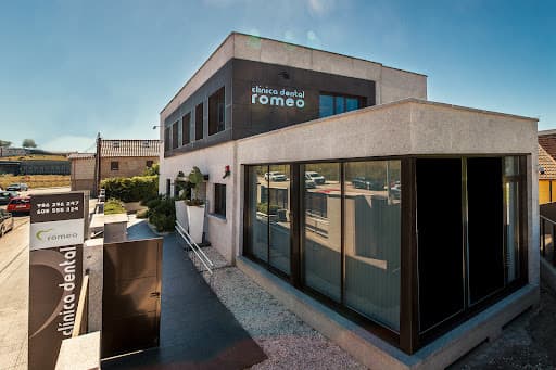 Clinica Dental Romeo logo