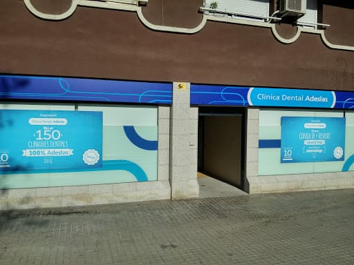 Clinica Dental Adeslas logo