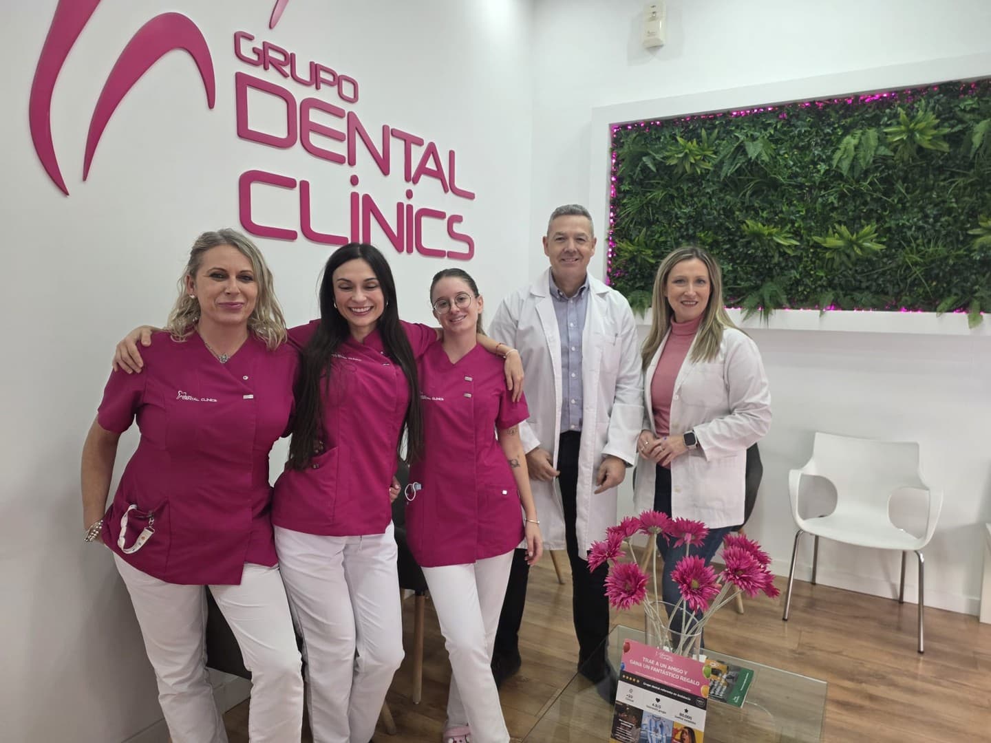 Clínica Dental Grupo Dental Clinics Jaén logo