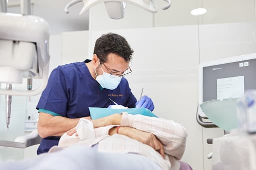 Clinica Dental Vinateros logo
